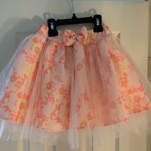 Girls skirt never worn. Size 9-10